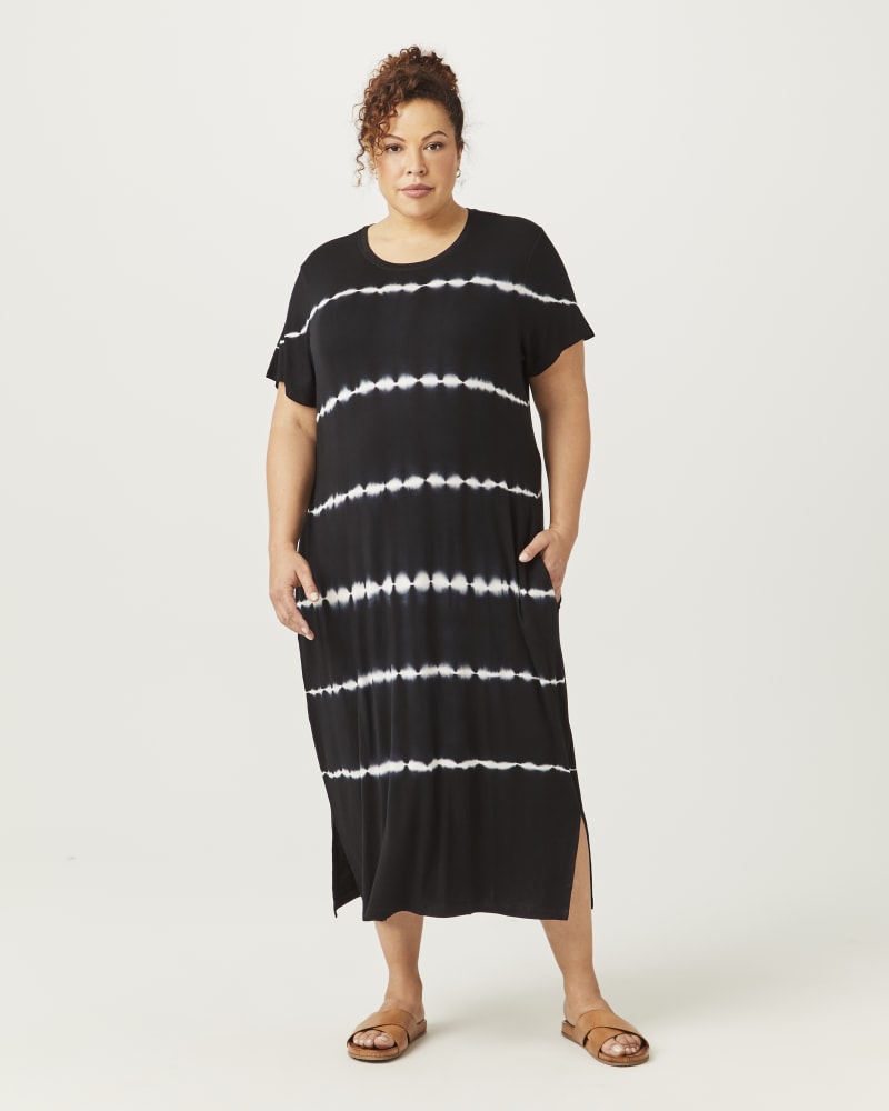 Plus size model with rectangle body shape wearing Stephanie Crew Neck Tie Dye Midi Dress by Marc NY | Dia&Co | dia_product_style_image_id:156641